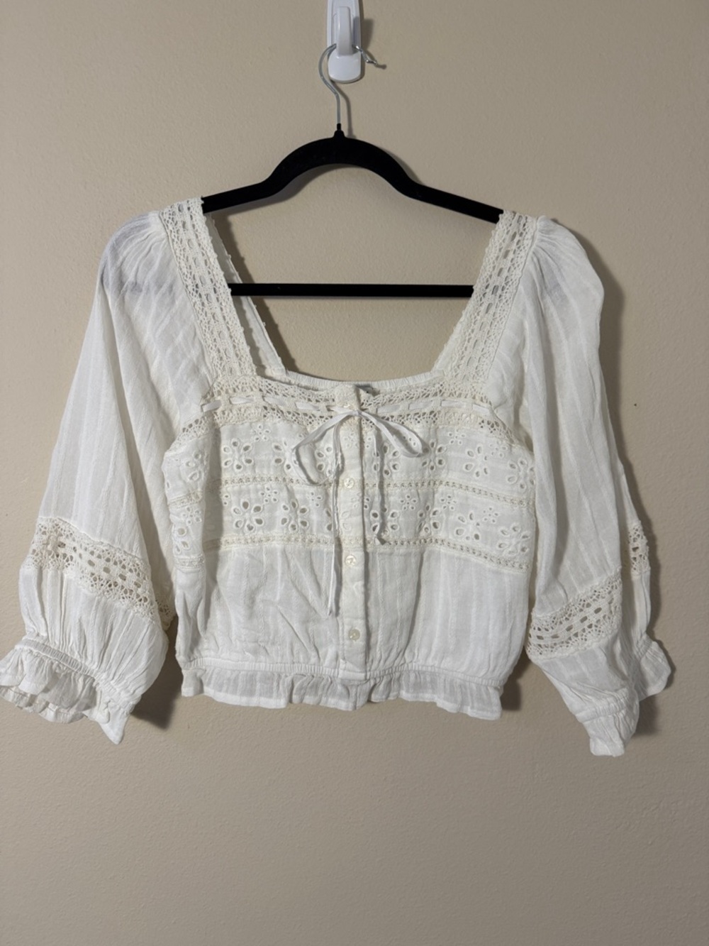 American Eagle Outfitters White Eyelet Lace Peasant Blouse Size S